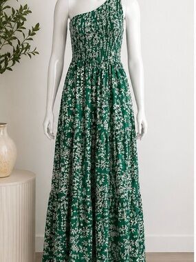 Iris Maxi Green & White Floral One-Shoulder Smocked Maxi Dress Size M